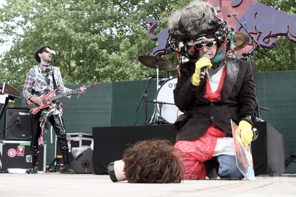 GARY WILSON AND THE BLIND DATES - 2013-05-26 - PARIS - Parc de la Villette - 